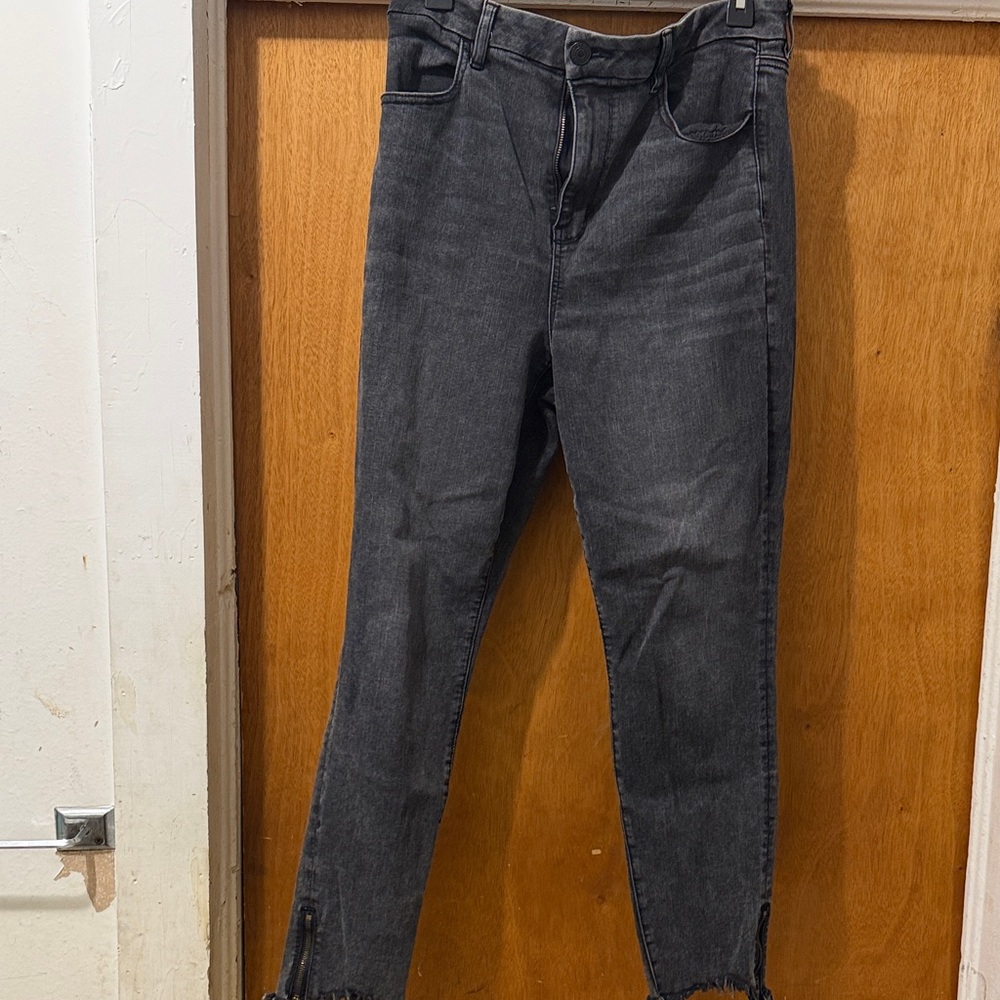 American Eagle Outfitters Women’s Skinny High-Rise Charcoal Jeans